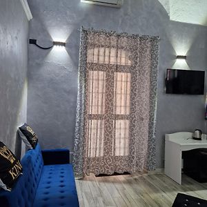 Camera grande con letto king size